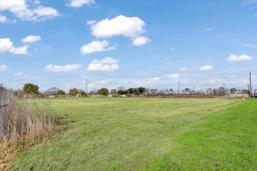 More Photos Of 0 Bailey Rd, Pearland Land For Sale