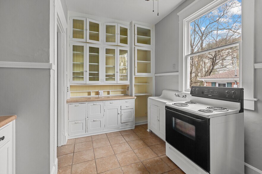 More Photos Of 514 Wapping St, Frankfort Apartments For Sale