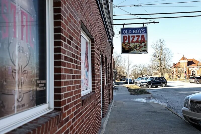 More Photos Of 111 W Adams St, Pittsfield Bar For Sale