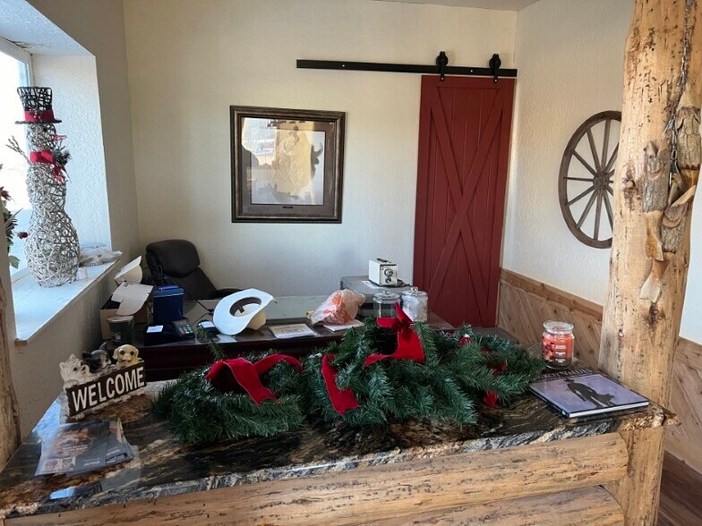 More Photos Of 618 W Pine St, Pinedale General Retail For Sale