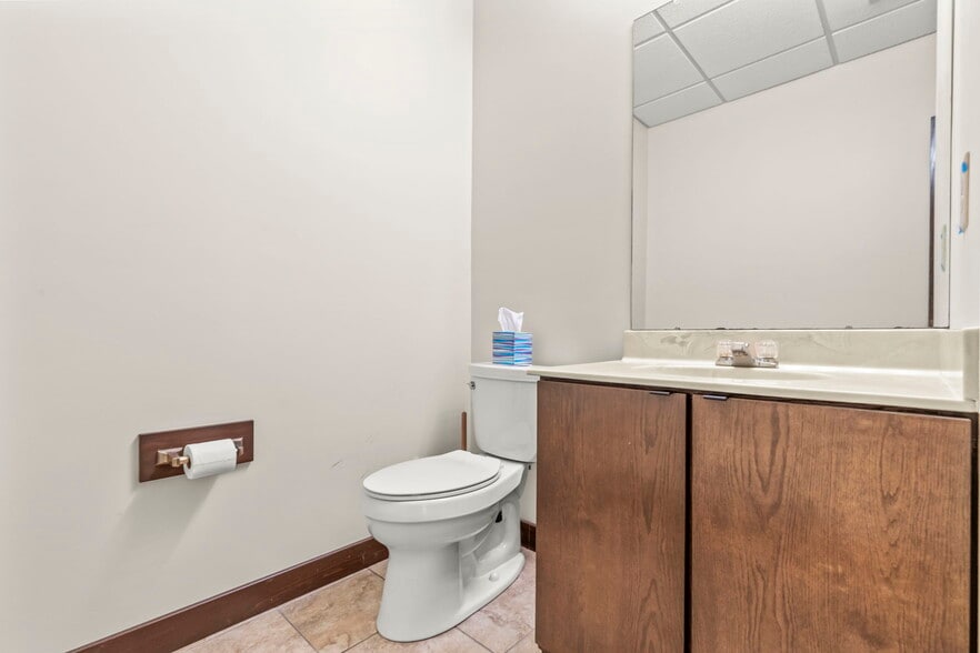 More Photos Of 73 E Wilson Bridge Rd, Worthington Office For Sale