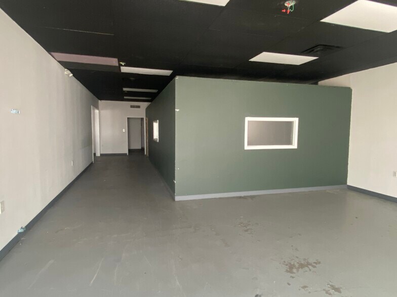 More Photos Of 811 N Meadow St, Odessa Freestanding For Sale