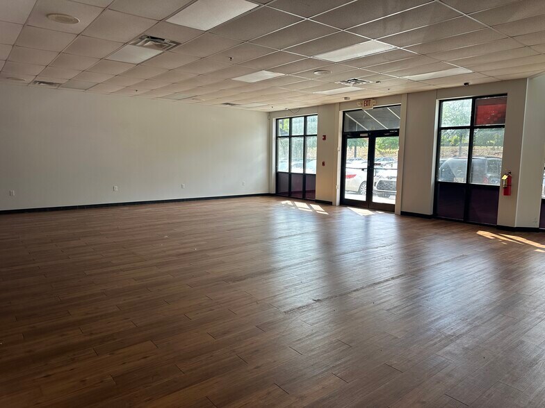 More Photos Of 4470 Satellite Blvd, Duluth Freestanding For Lease