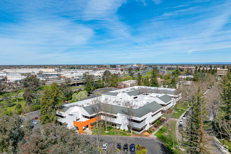 More Photos Of 1451 River Park Dr, Sacramento Office For Lease