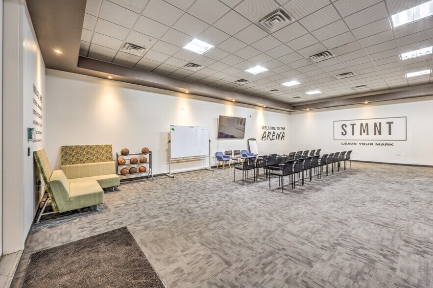 More Photos Of 955 Grier Dr, Las Vegas Light Distribution For Lease