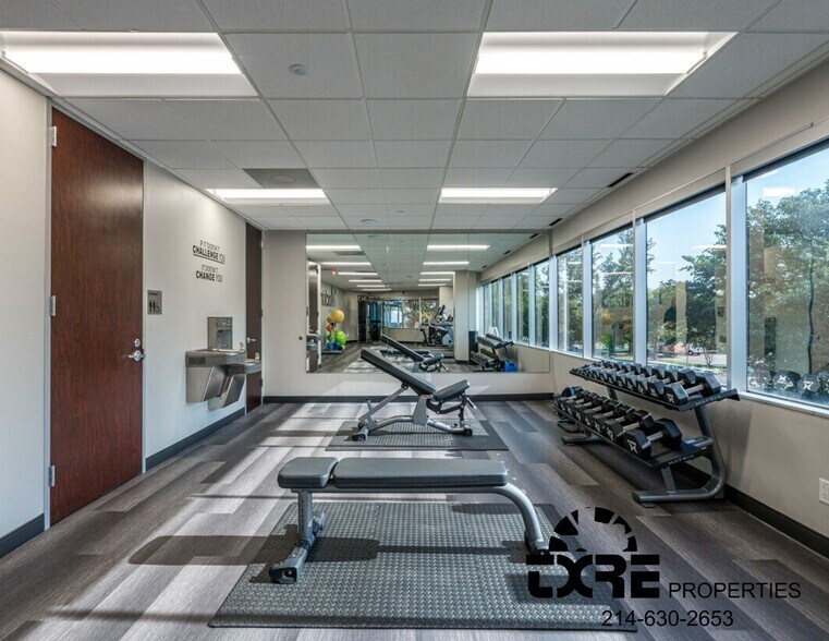 More Photos Of 1420 W Mockingbird Ln, Dallas Office For Lease