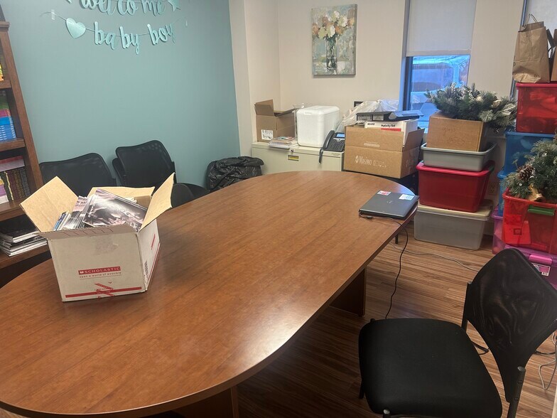 More Photos Of 6 Blackstone Valley Pl, Lincoln Medical For Sale