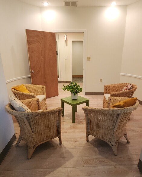 More Photos Of 166 Bunn Dr, Princeton Medical For Lease