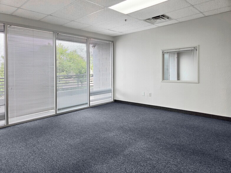 More Photos Of 1929 W Lone Cactus Dr, Phoenix Light Distribution For Lease