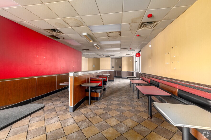 More Photos Of 100 Simuel Rd, Spartanburg Restaurant For Sale