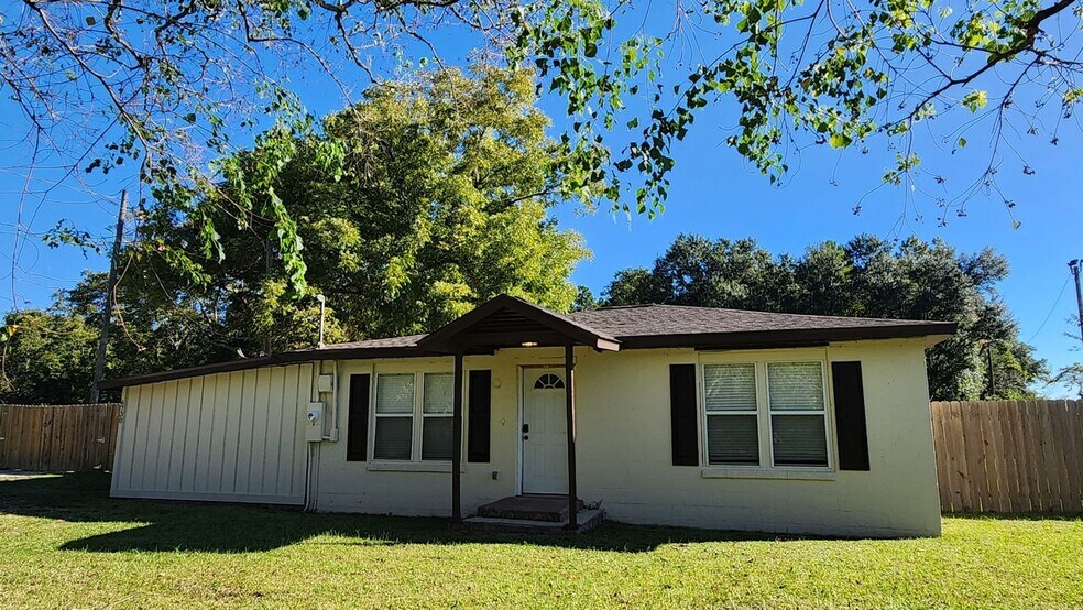 Primary Photo Of 6730 Mobile Hwy, Pensacola Office For Lease