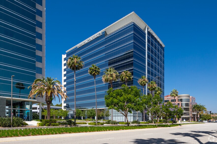 More Photos Of 6100 Center Dr, Los Angeles Office For Lease
