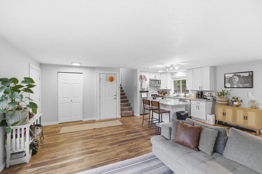 More Photos Of 137 Tanglewood Dr, Jefferson Multifamily For Sale