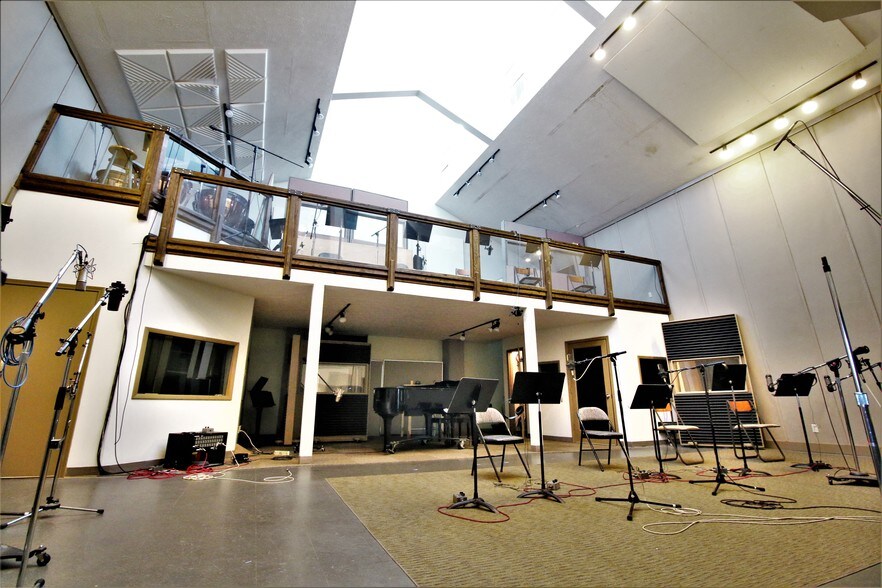 More Photos Of 4700 Northwest Plaza West Dr, Zionsville Loft Creative Space For Sale