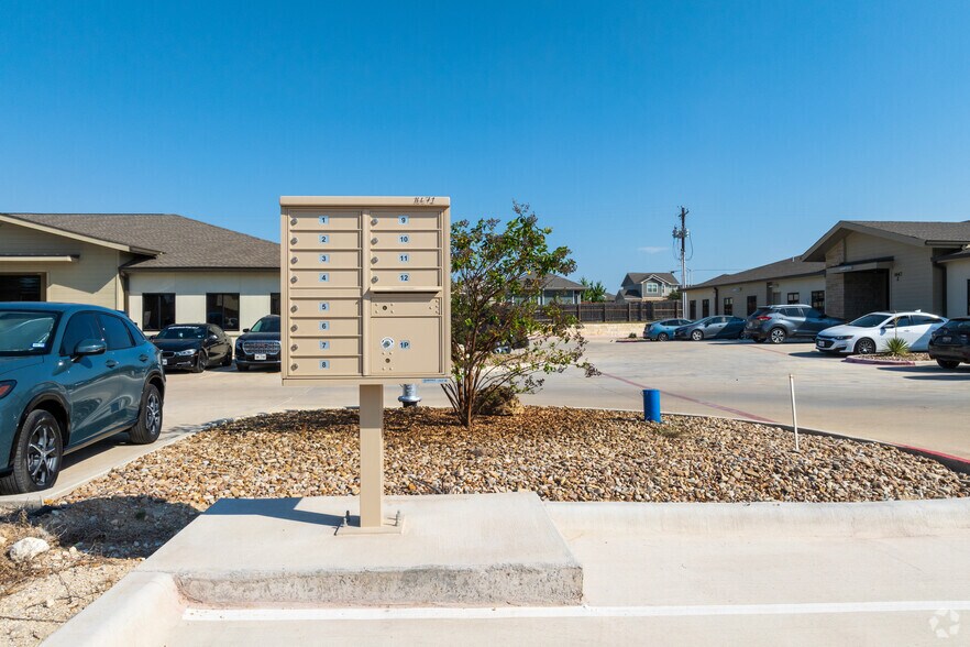 More Photos Of 1667 N Highway 183, Leander Unknown For Lease