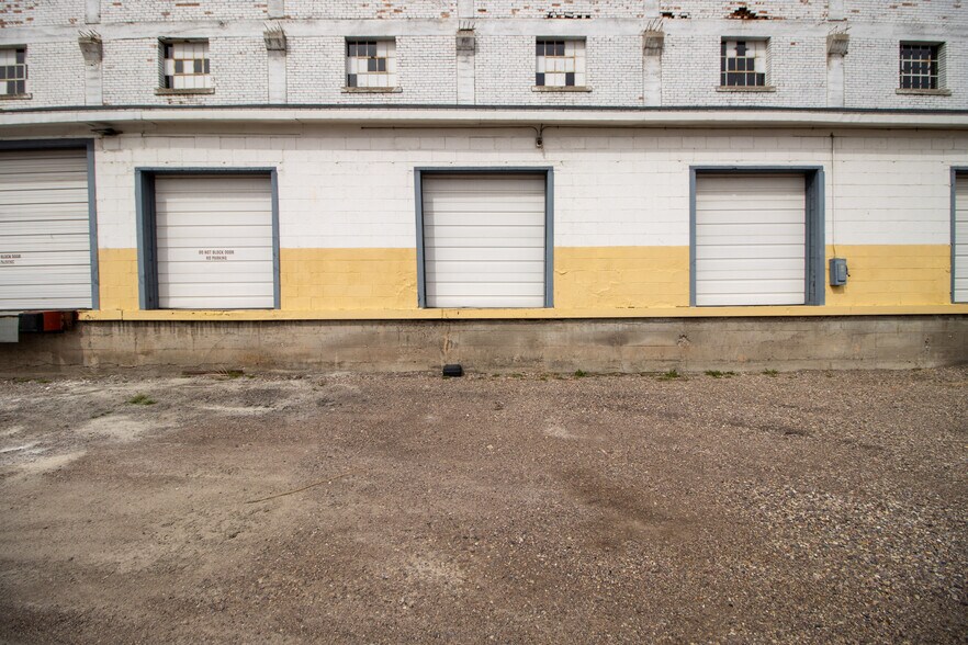 More Photos Of 902 S 1st Ave, Pocatello Distribution For Lease