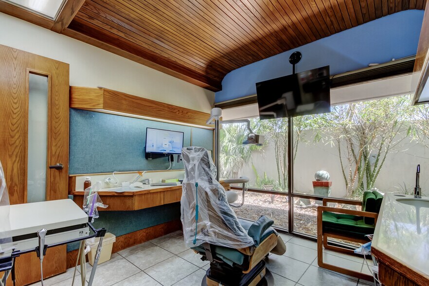 More Photos Of 7603 Seminole Blvd, Seminole Medical For Sale