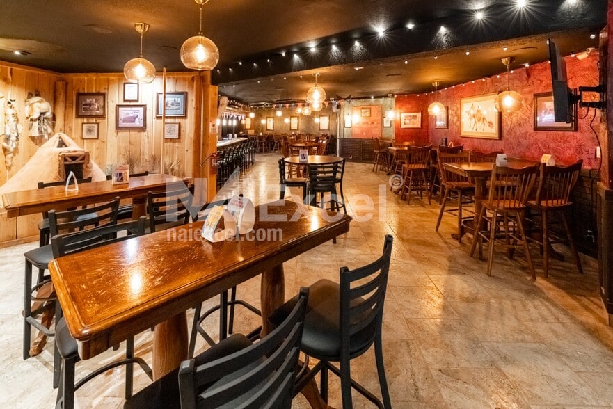 More Photos Of 287 N Lake Powell Blvd, Page Hotel For Sale