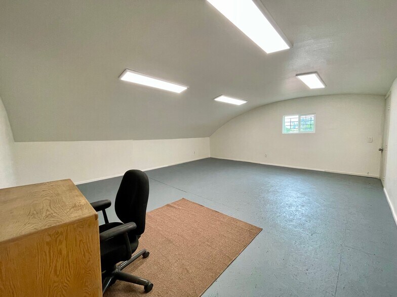 More Photos Of 821 W Main St, El Cajon Flex For Lease