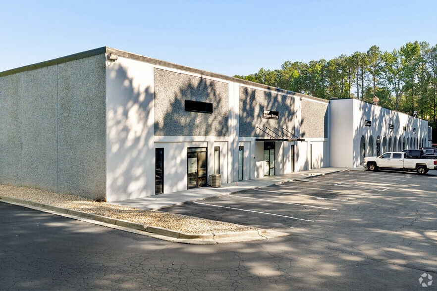 More Photos Of 6481 Peachtree Industrial Blvd, Atlanta Unknown For Lease