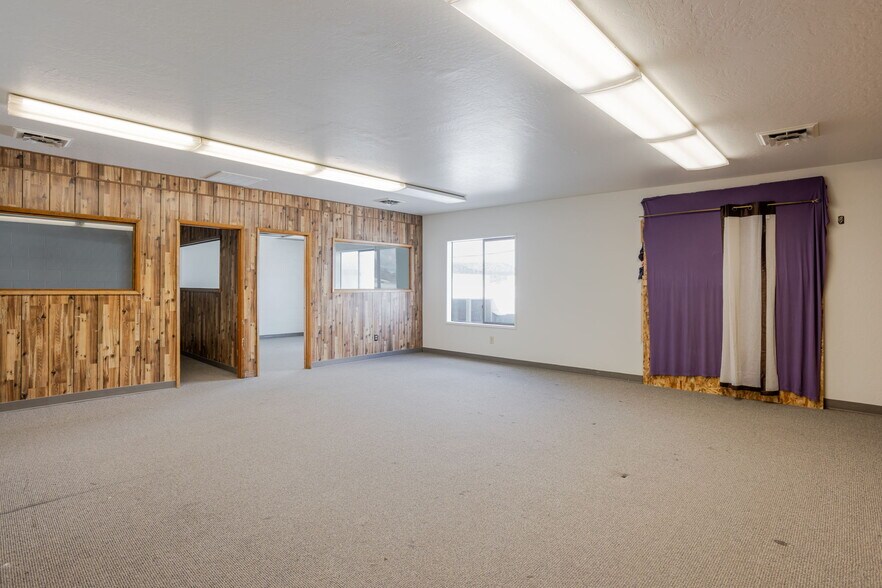 More Photos Of 999 NE 2nd St, Bend Freestanding For Lease