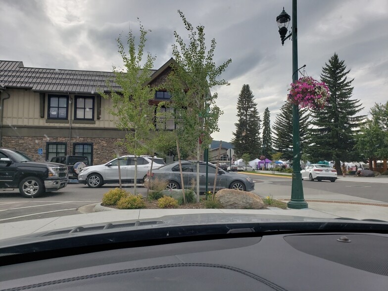 More Photos Of 525 Railway St, Whitefish Office For Lease