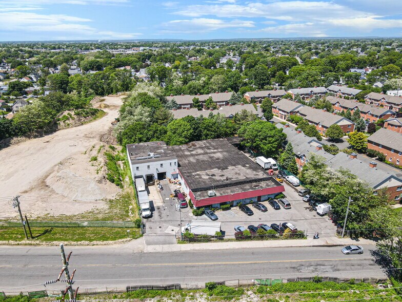 More Photos Of 1245 Marconi Blvd, Copiague Warehouse For Sale