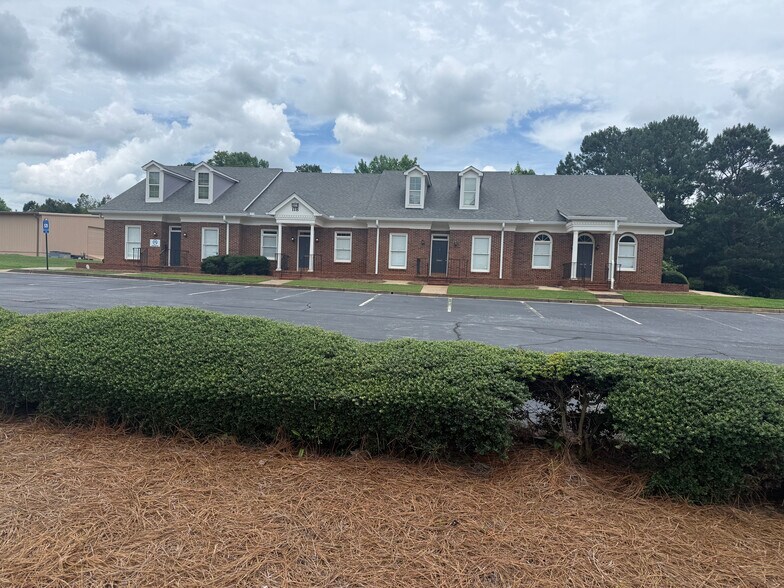 More Photos Of 118 Governors Sq, Peachtree City Office For Lease
