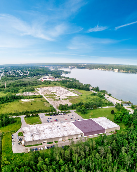 More Photos Of 3225 E Bayshore Rd, Owen Sound Self Storage For Lease