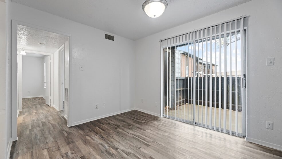 More Photos Of 2333 Escalante Ave, Fort Worth Apartments For Sale