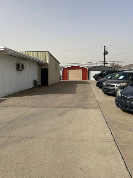 More Photos Of 2001 E Lancaster Ave, Fort Worth Auto Dealership For Sale