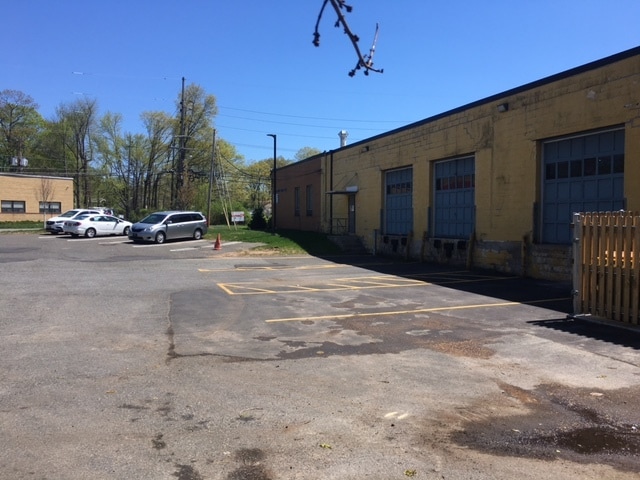 More Photos Of 35 Brown Ave, Springfield Warehouse For Lease