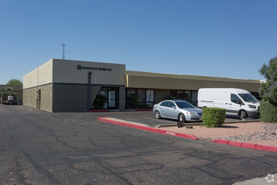 More Photos Of 7735 E Gelding Dr, Scottsdale Warehouse For Lease