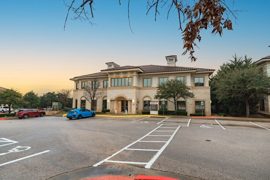 More Photos Of 300 Beardsley Ln, Austin Medical For Lease