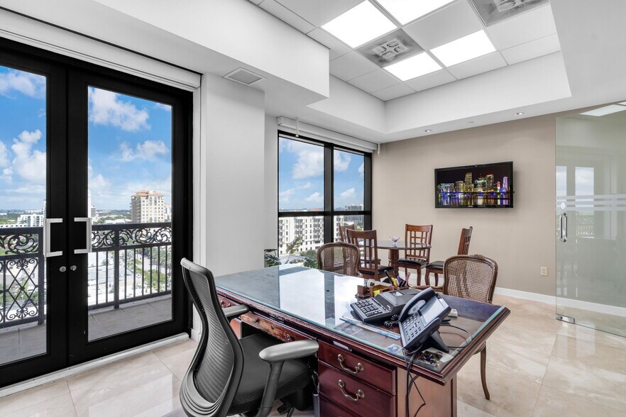More Photos Of 2020 Ponce De Leon Blvd, Coral Gables Office For Sale