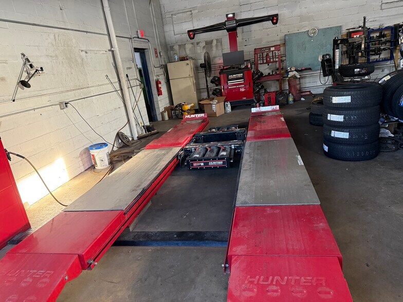 More Photos Of 415 Brockton Ave, Abington Auto Dealership For Sale