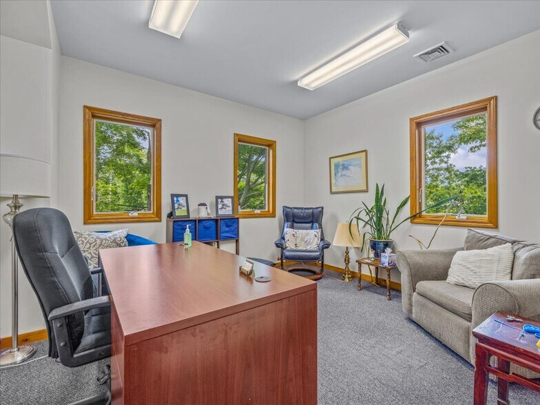 More Photos Of 200 W Town St, Norwich Office For Sale