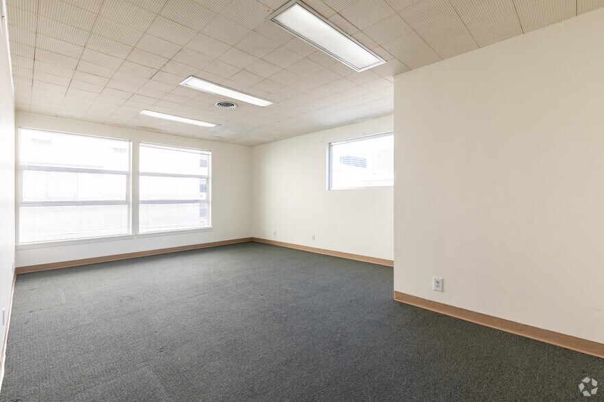 More Photos Of 1601 N Gower St, Los Angeles Office For Sale