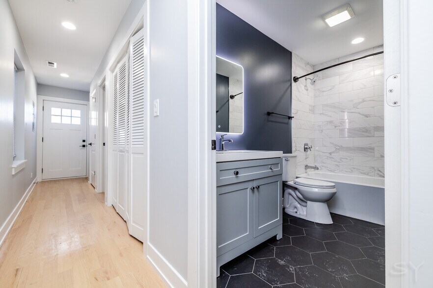 More Photos Of 6126 Eberhart ave, Chicago Apartments For Sale