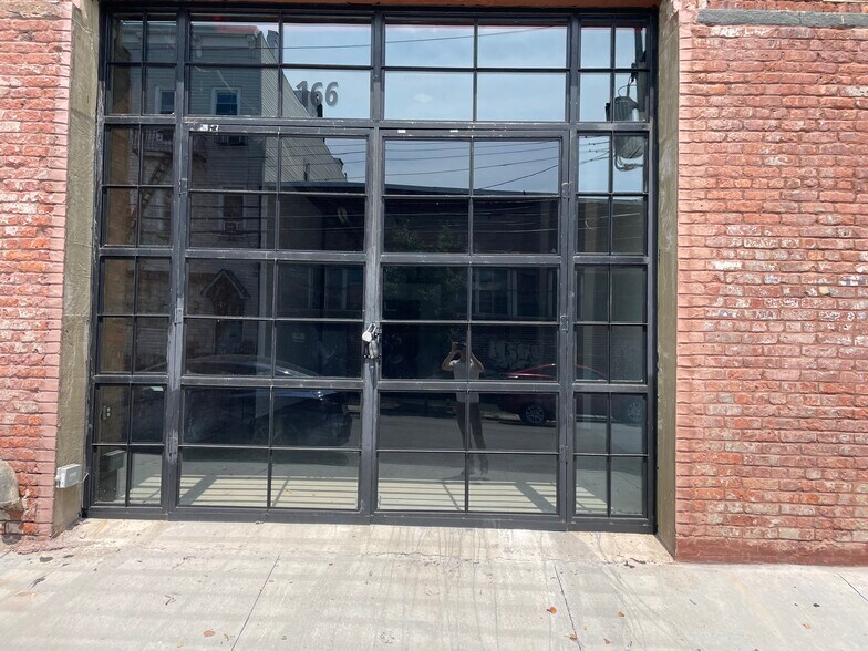 More Photos Of 162-166 Van Dyke St, Brooklyn Warehouse For Lease