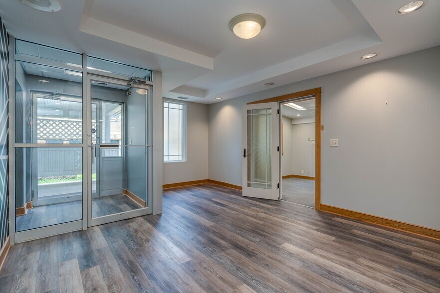 More Photos Of 110 S Broad St, Mankato Office For Lease