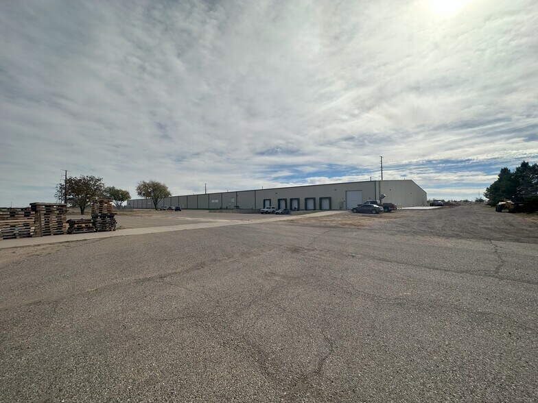 More Photos Of 3911 S Main St, Roswell Manufacturing For Lease