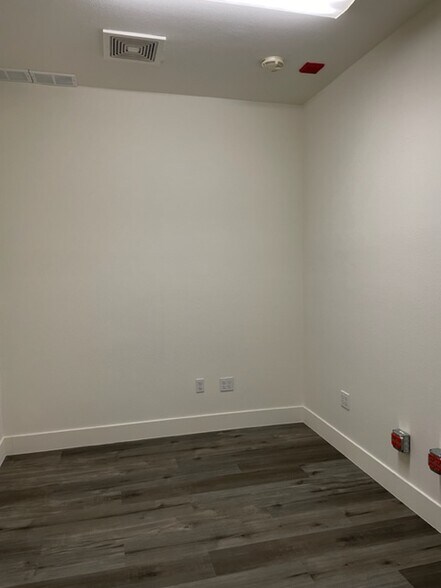 More Photos Of 5440 W Sahara Ave, Las Vegas Medical For Lease