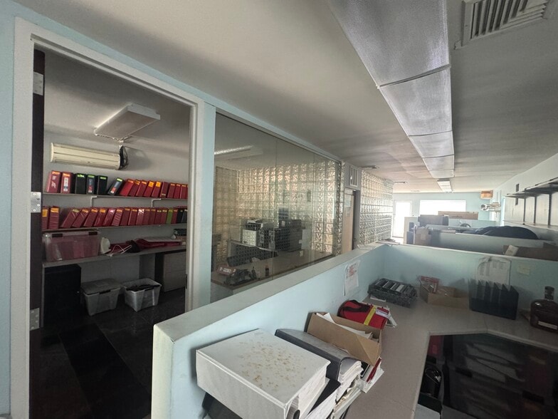 More Photos Of 37-23 27th St, Long Island City Light Distribution For Sale