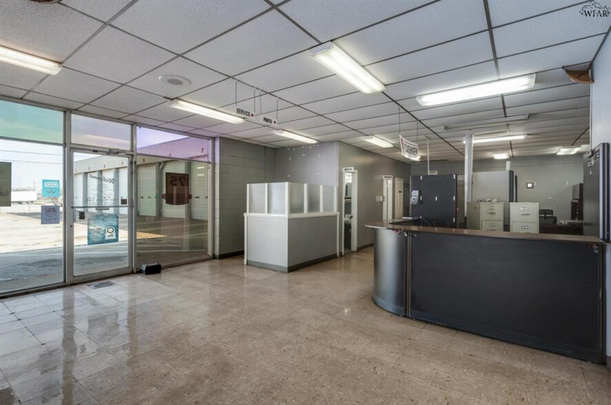 More Photos Of 2901 Jacksboro Hwy, Wichita Falls Office For Sale
