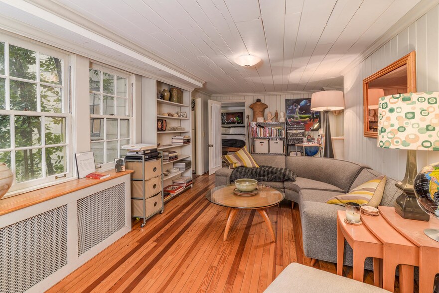 More Photos Of 145 Melrose Ave, Tryon Apartments For Sale