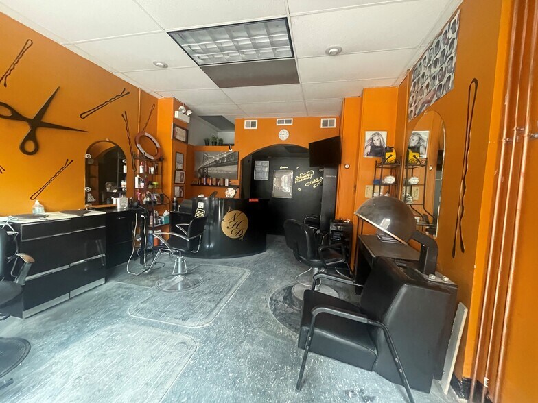 More Photos Of 5632-52 N Clark St, Chicago Apartments For Lease
