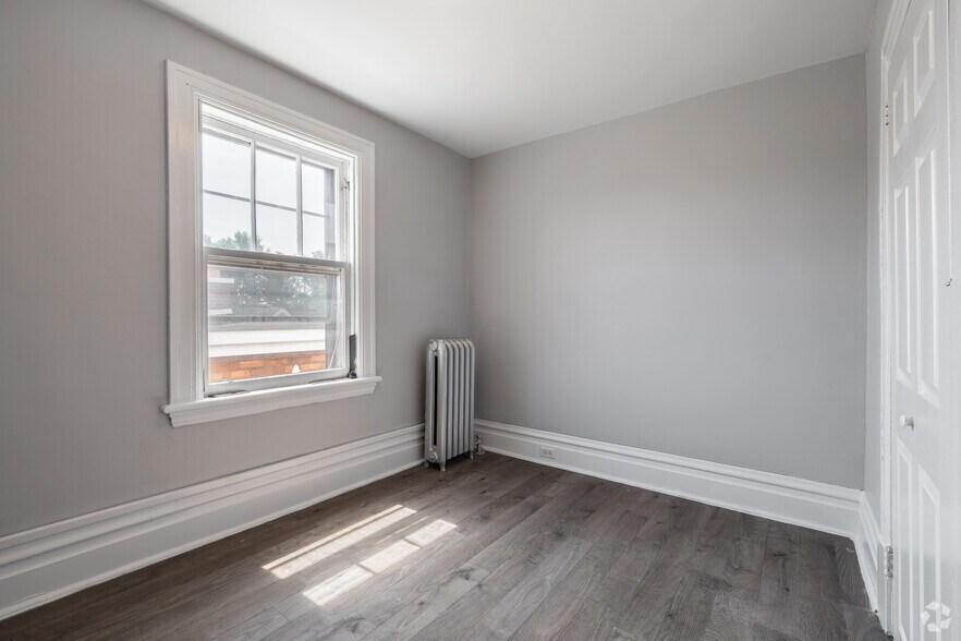 More Photos Of 46 Carlyle Ave, Ottawa Apartments For Sale