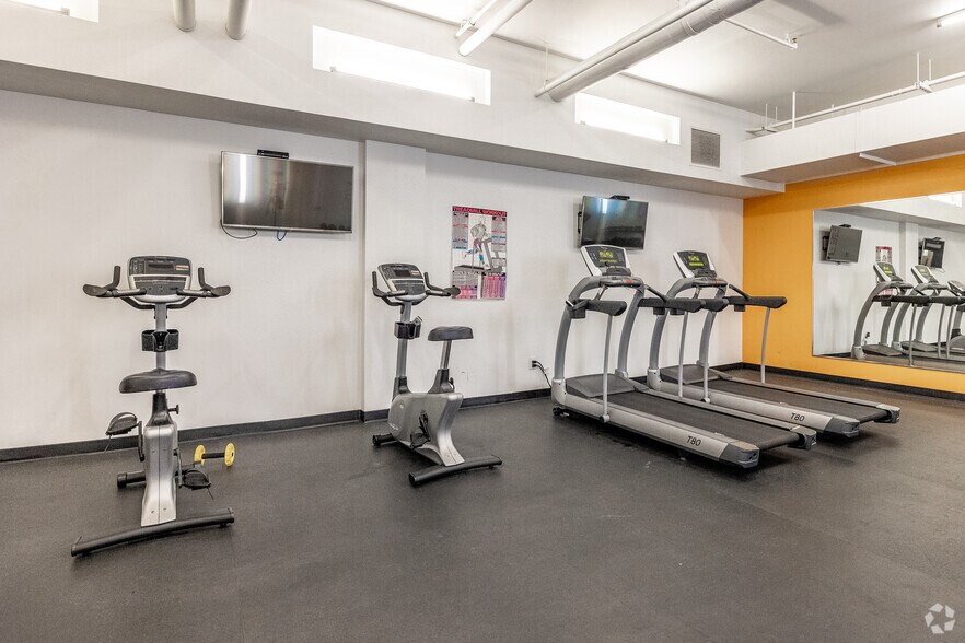 More Photos Of 405 6th Ave, Des Moines Apartments For Lease