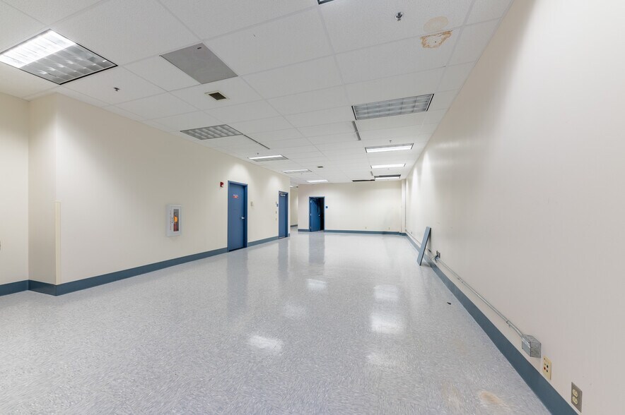 More Photos Of 347 W Main St, Clarksburg Office For Lease